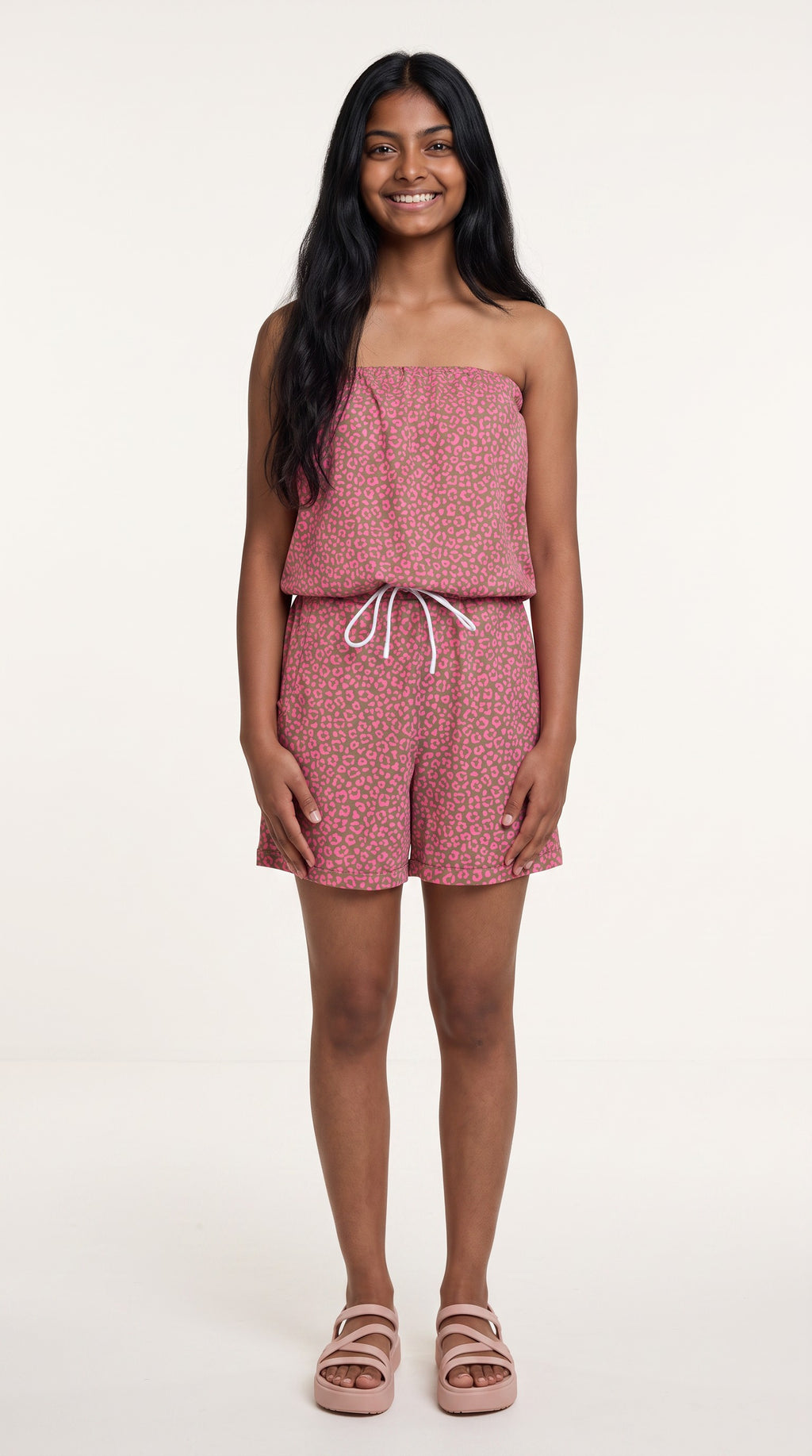 Combishort Ibiza Léopard Rose Fond Kaki porté, vue face