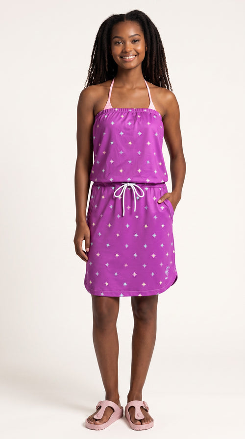 Robe Bali Bordeaux Étoiles portée avec bikini, vue face