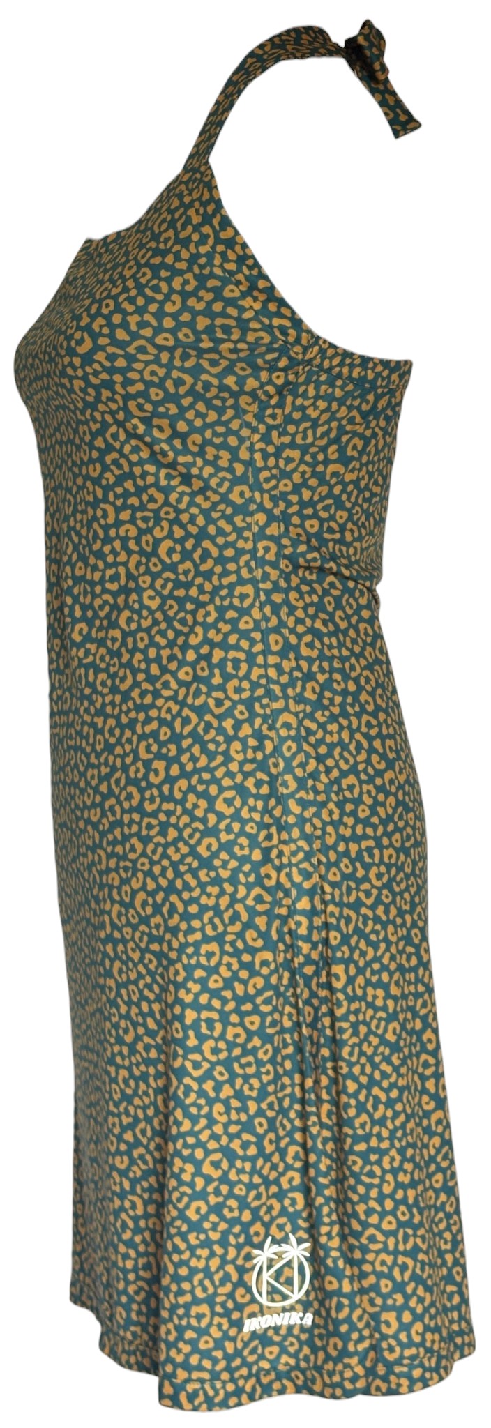 Robe Fidji Léopard Abricot Fond Vert, détail logo