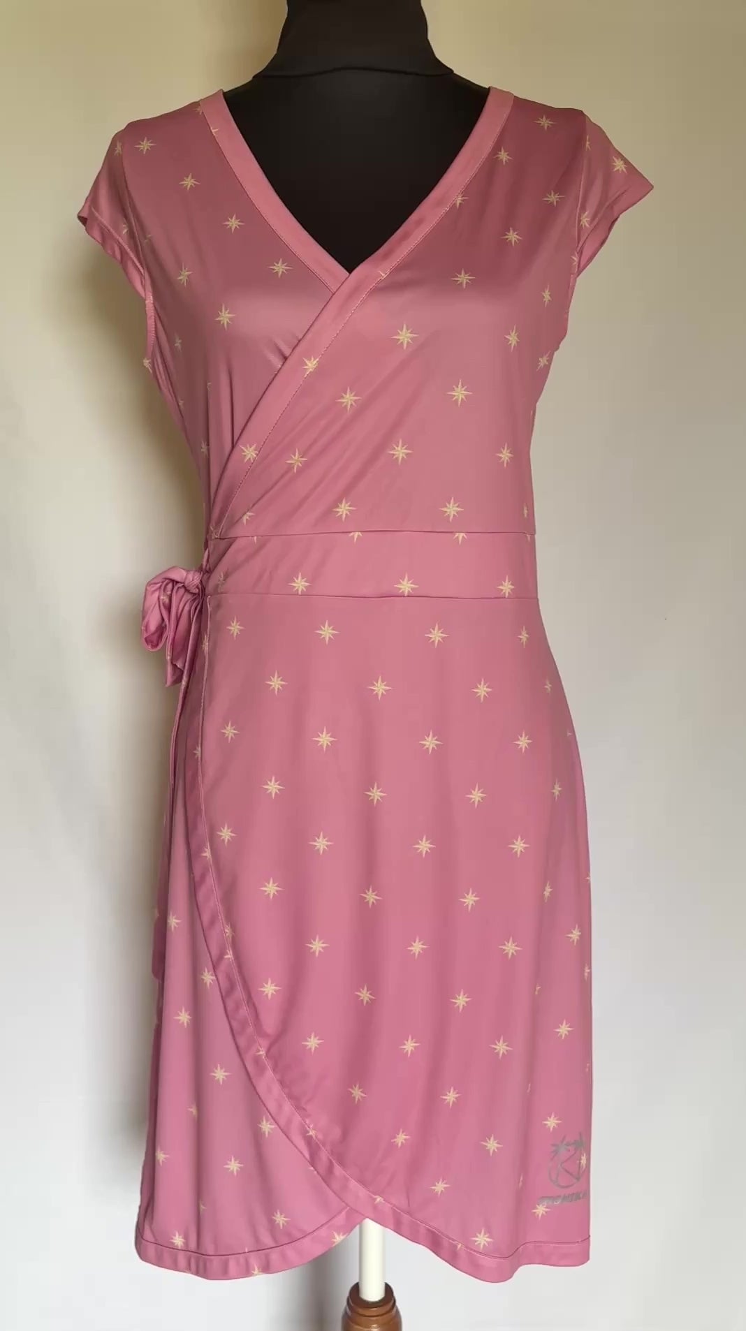 Robe Maui Saumon Étoiles, vidéo vue face