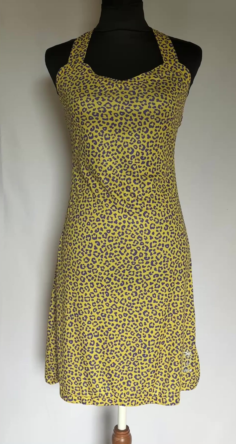 Robe Fidji Léopard Violet Fond Jaune, vidéo vue face