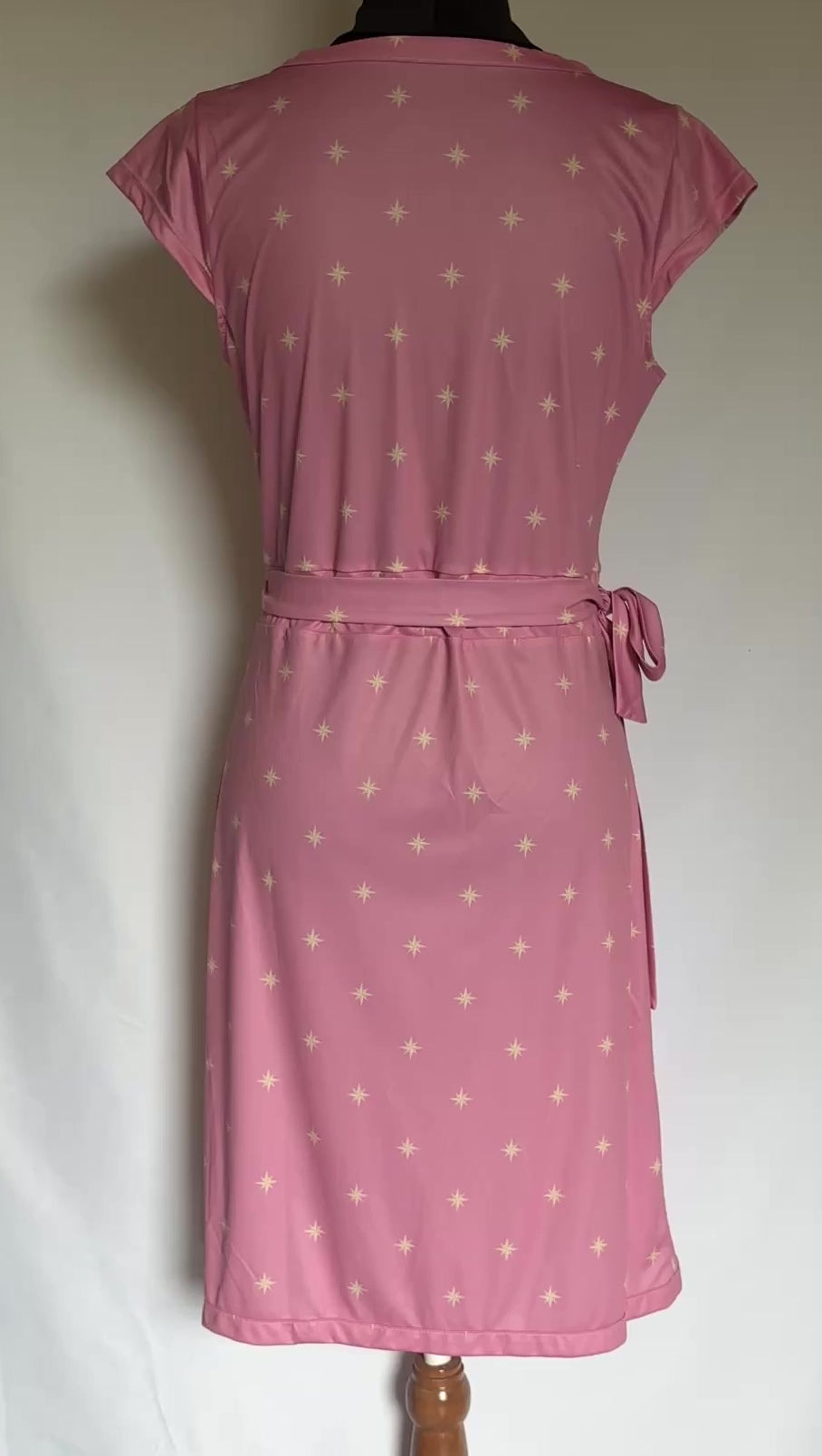 Robe Maui Saumon Étoiles, vidéo vue dos