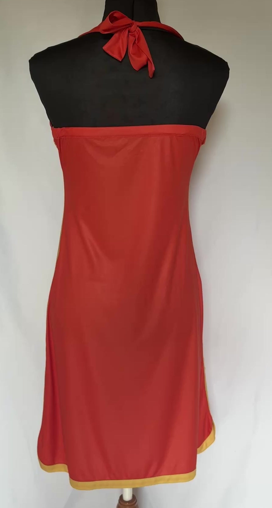Robe Fidji Orange, vidéo vue dos
