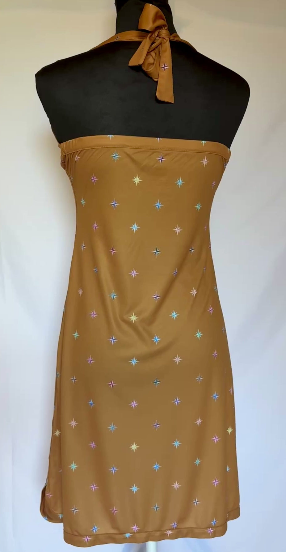 FIDJI - Robe à nouer sans poches - Ocre avec roses des vents - Tenue de Plage